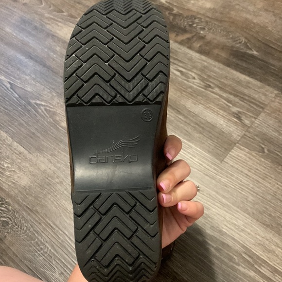 Brown Dansko women’s shoes. Size 9, worn once. Still have the original box. - Picture 4 of 6